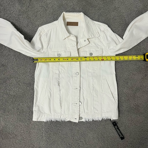 Blank NYC distressed denim jacket- soft white size Small - Picture 12 of 14